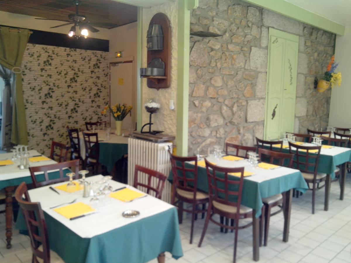Hotel Restaurant Du Velay 르샹봉쉬르리뇽 외부 사진